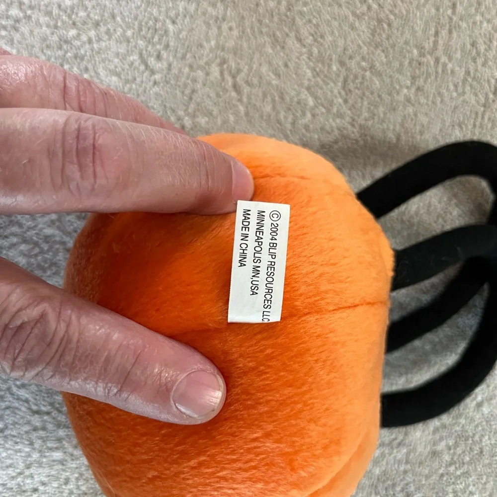 Pumpkin mini purse with zipper pocket. Halloween fun for‎ kids or grown ups!